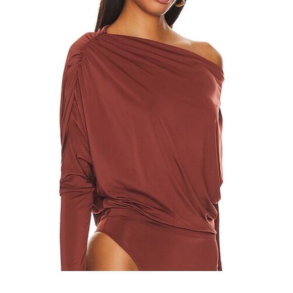 Free People x Revolve Red Jasper On The Town Off Shoulder Bodysuit - Picture 2 of 8